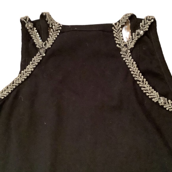 CASUAL LIVING VINTAGE TANK TOP WITH BEADED NECKLINE AND BACK. SIZE MEDIUM - Picture 3 of 16